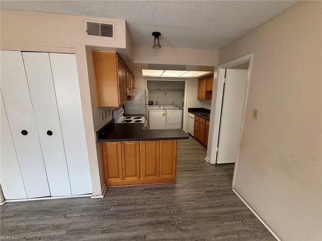 521 Abbot Muse, Virginia Beach, VA 23452