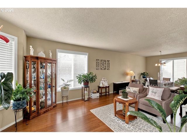 2747 Conner St Nw, Salem, OR 97304