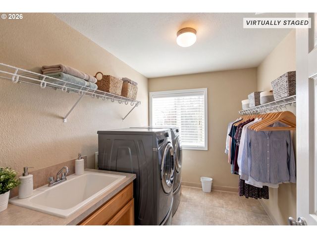 2747 Conner St Nw, Salem, OR 97304