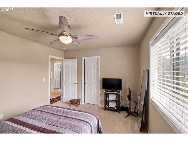 2747 Conner St Nw, Salem, OR 97304