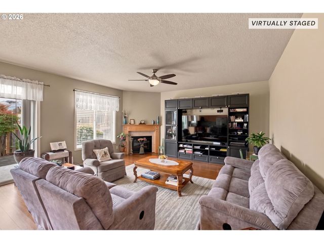 2747 Conner St Nw, Salem, OR 97304
