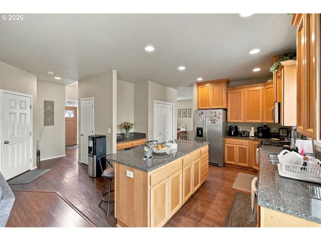 2747 Conner St Nw, Salem, OR 97304