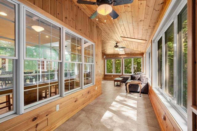 6 Evergreen Drive, Plaistow, NH 03865