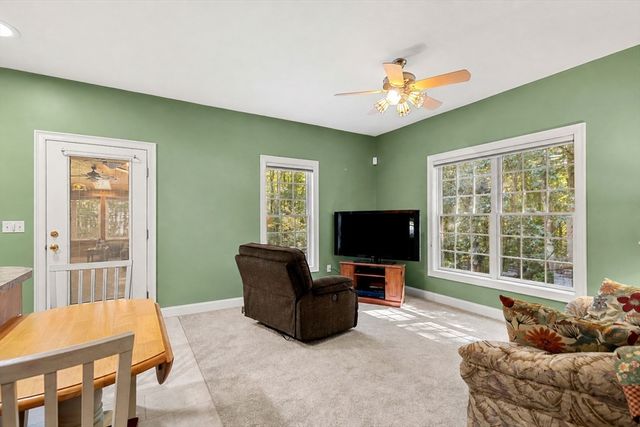 6 Evergreen Drive, Plaistow, NH 03865
