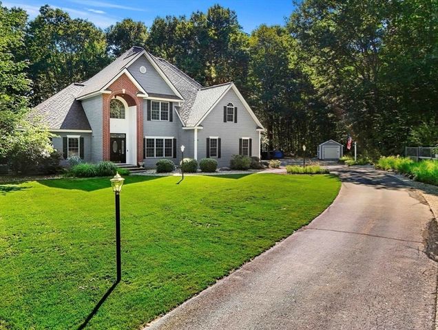 6 Evergreen Drive, Plaistow, NH 03865