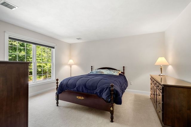 6 Evergreen Drive, Plaistow, NH 03865