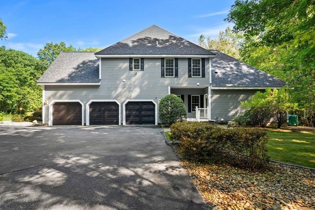 6 Evergreen Drive, Plaistow, NH 03865