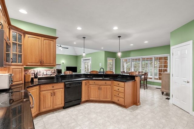 6 Evergreen Drive, Plaistow, NH 03865