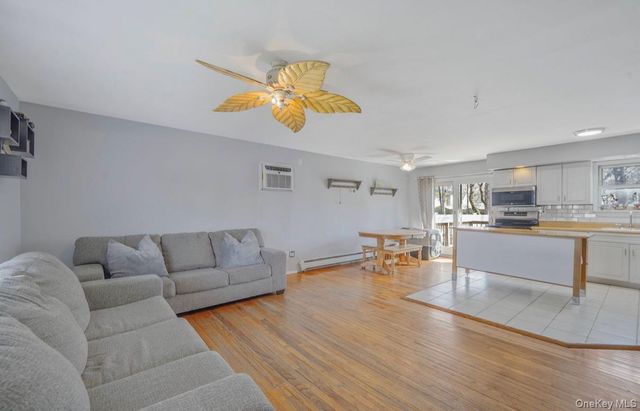 15 Maplewood Drive, Shirley, NY 11967