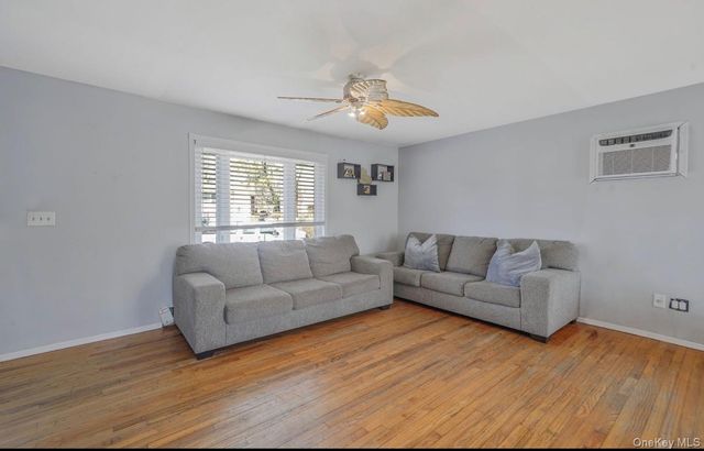 15 Maplewood Drive, Shirley, NY 11967