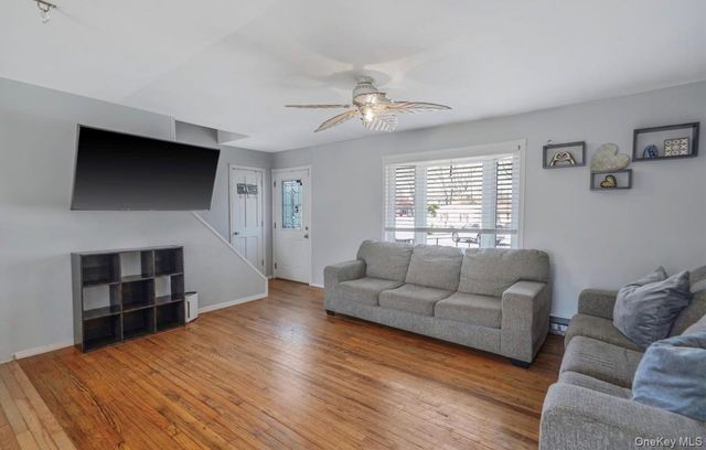 15 Maplewood Drive, Shirley, NY 11967