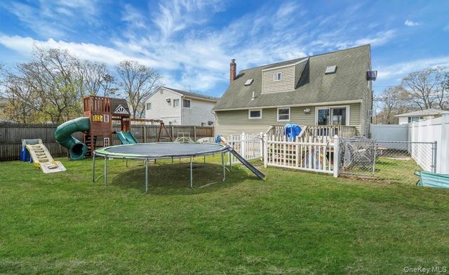 15 Maplewood Drive, Shirley, NY 11967