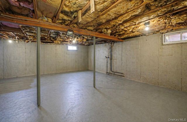 15 Maplewood Drive, Shirley, NY 11967