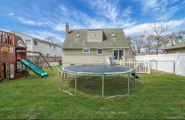 15 Maplewood Drive, Shirley, NY 11967