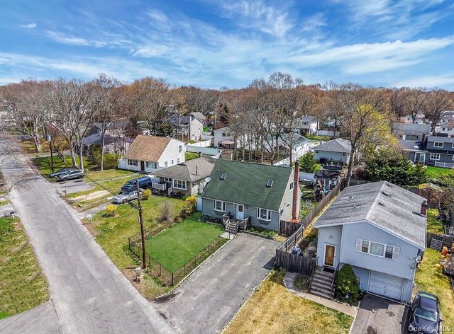 15 Maplewood Drive, Shirley, NY 11967