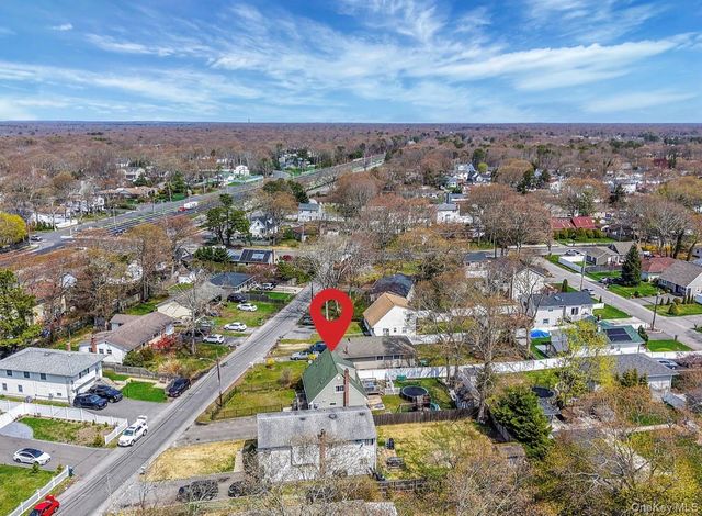 15 Maplewood Drive, Shirley, NY 11967