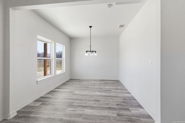 374 County Road 124, Floresville, TX 78114