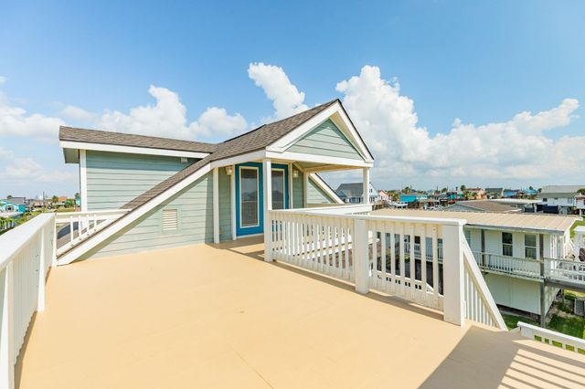 805 Seashell Drive, Surfside Beach, TX 77541