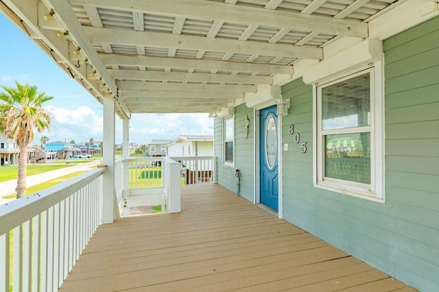 805 Seashell Drive, Surfside Beach, TX 77541