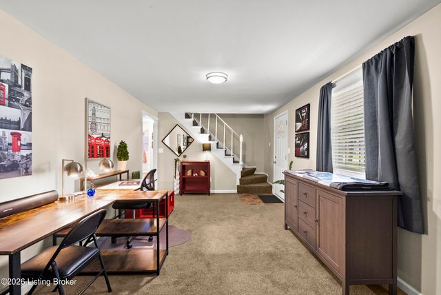4311 Lynnbrook Dr, Louisville, KY 40220