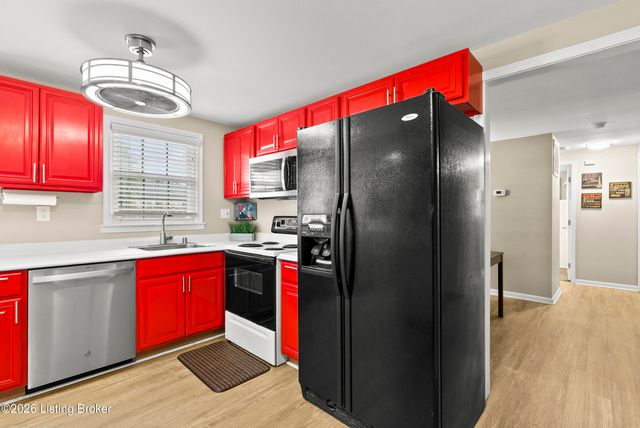 4311 Lynnbrook Dr, Louisville, KY 40220