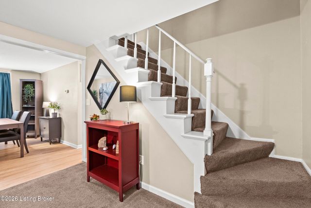 4311 Lynnbrook Dr, Louisville, KY 40220