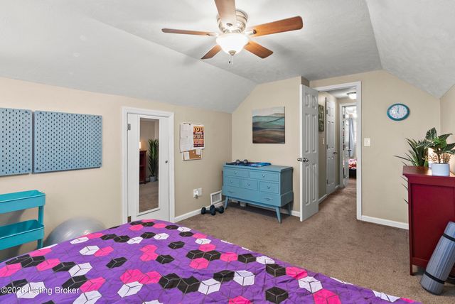 4311 Lynnbrook Dr, Louisville, KY 40220