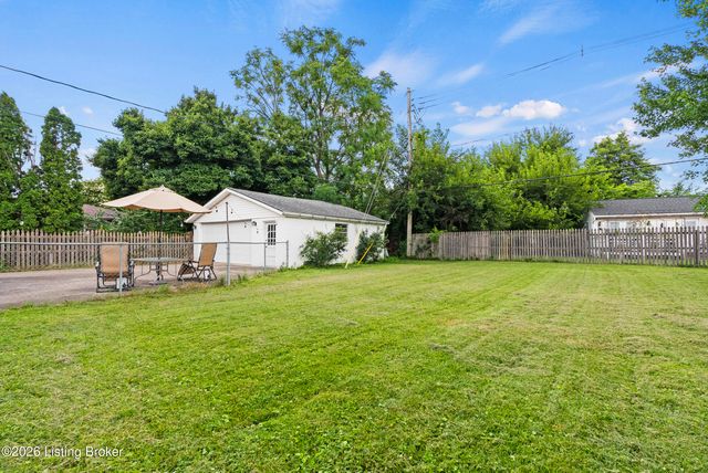 4311 Lynnbrook Dr, Louisville, KY 40220
