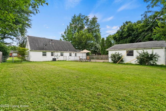 4311 Lynnbrook Dr, Louisville, KY 40220