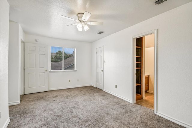 803 Valley View DR B, Pflugerville, TX 78660