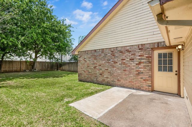 803 Valley View DR B, Pflugerville, TX 78660