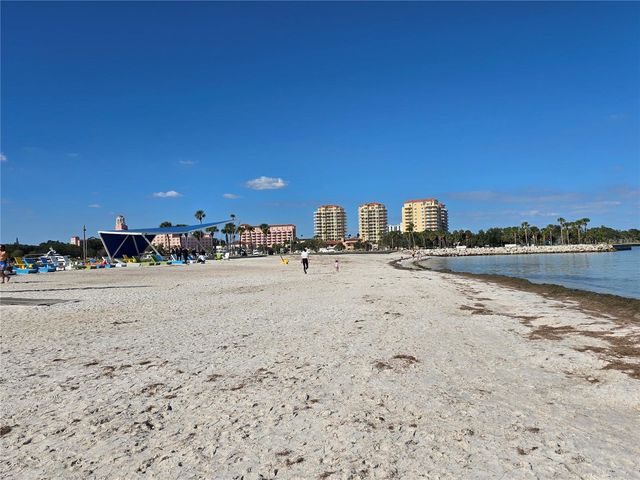 2526 40TH AVENUE N, St Petersburg, FL 33714