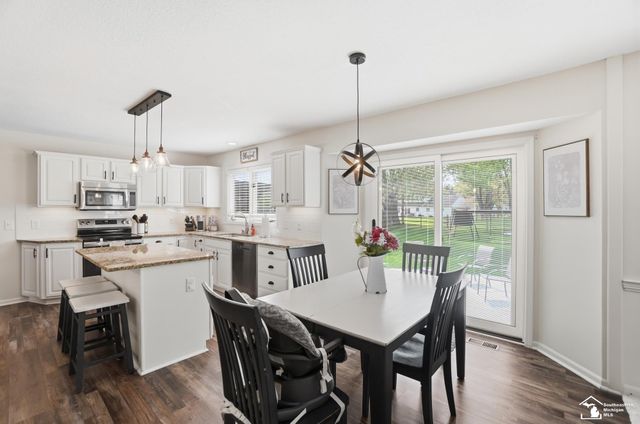 3435 Shadywood Drive, Lambertville, MI 48144