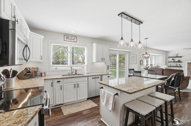 3435 Shadywood Drive, Lambertville, MI 48144