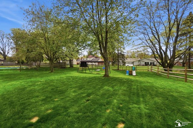 3435 Shadywood Drive, Lambertville, MI 48144