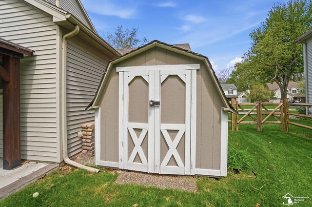 3435 Shadywood Drive, Lambertville, MI 48144