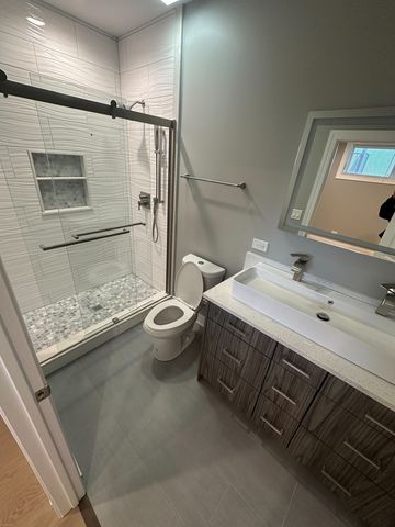 4950 S Michigan Avenue, Chicago, IL 60615