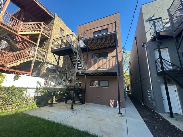 4950 S Michigan Avenue, Chicago, IL 60615