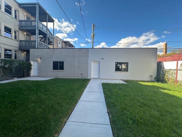 4950 S Michigan Avenue, Chicago, IL 60615