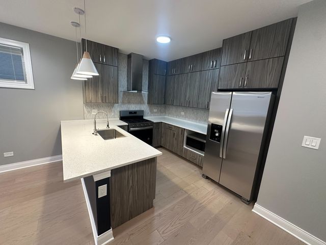 4950 S Michigan Avenue, Chicago, IL 60615