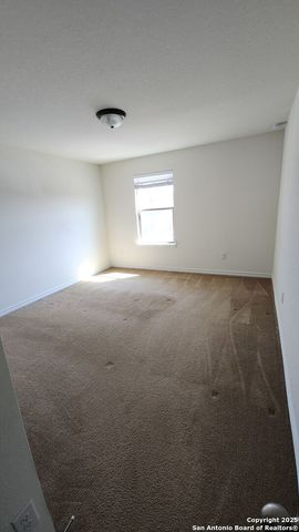 120 Anchor Blf, Universal City, TX 78148