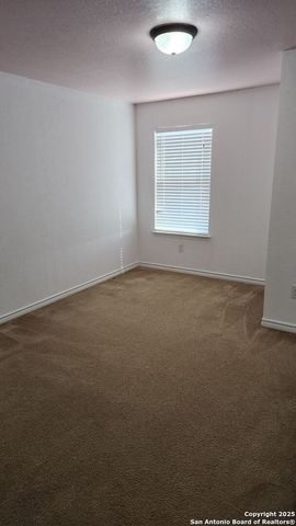 120 Anchor Blf, Universal City, TX 78148