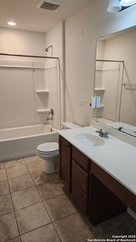 120 Anchor Blf, Universal City, TX 78148