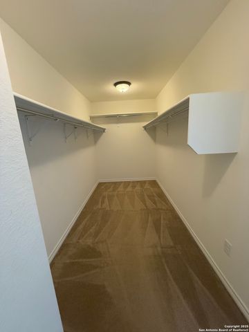 120 Anchor Blf, Universal City, TX 78148