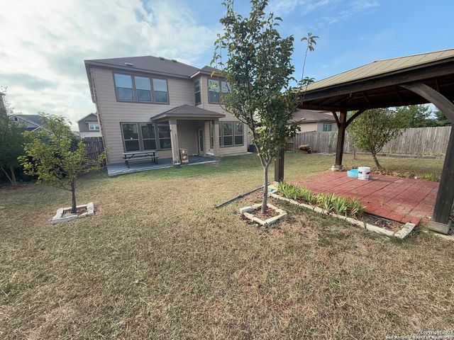 120 Anchor Blf, Universal City, TX 78148