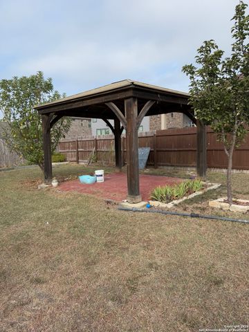 120 Anchor Blf, Universal City, TX 78148