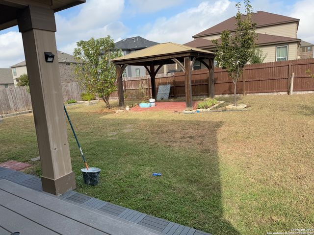 120 Anchor Blf, Universal City, TX 78148