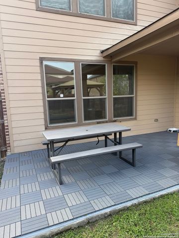 120 Anchor Blf, Universal City, TX 78148