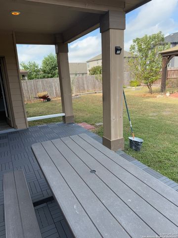 120 Anchor Blf, Universal City, TX 78148