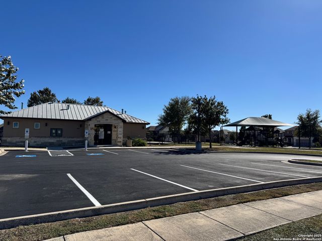 120 Anchor Blf, Universal City, TX 78148